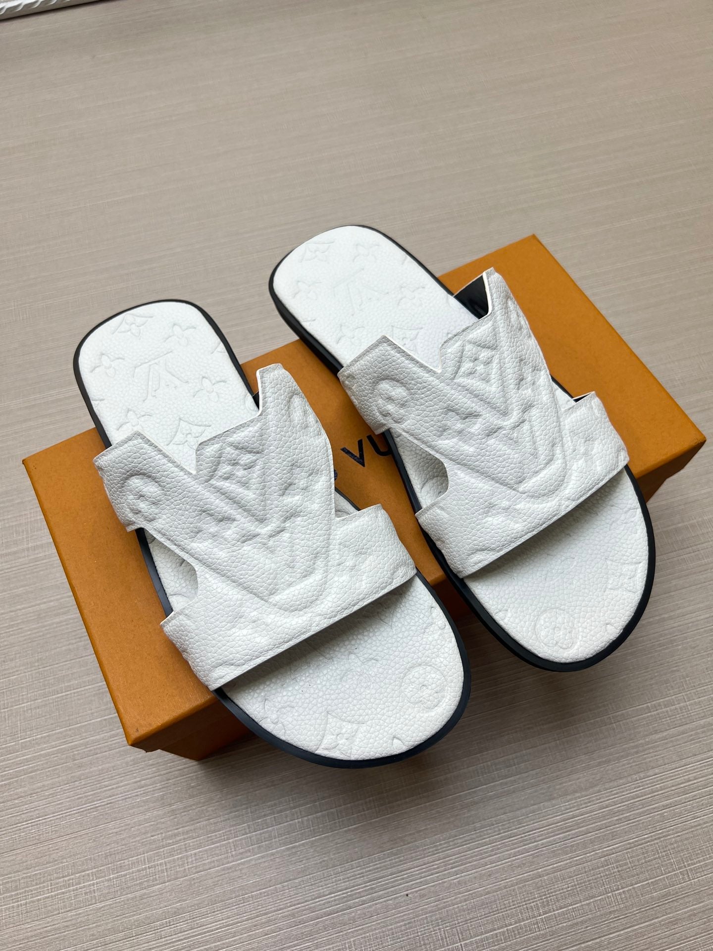 54E34Z Popular slippers