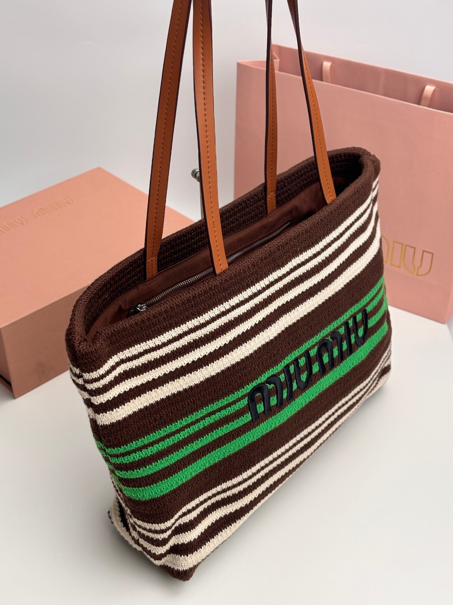 1XA78B Popular    Woven Bag
