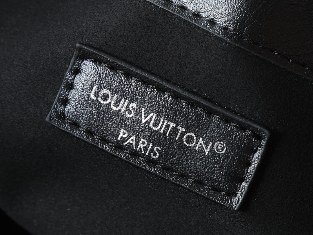 146PE16B Popular leather bag