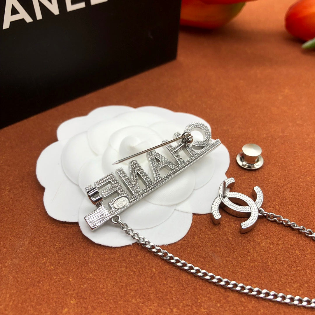 14C884X    Popular Brooch