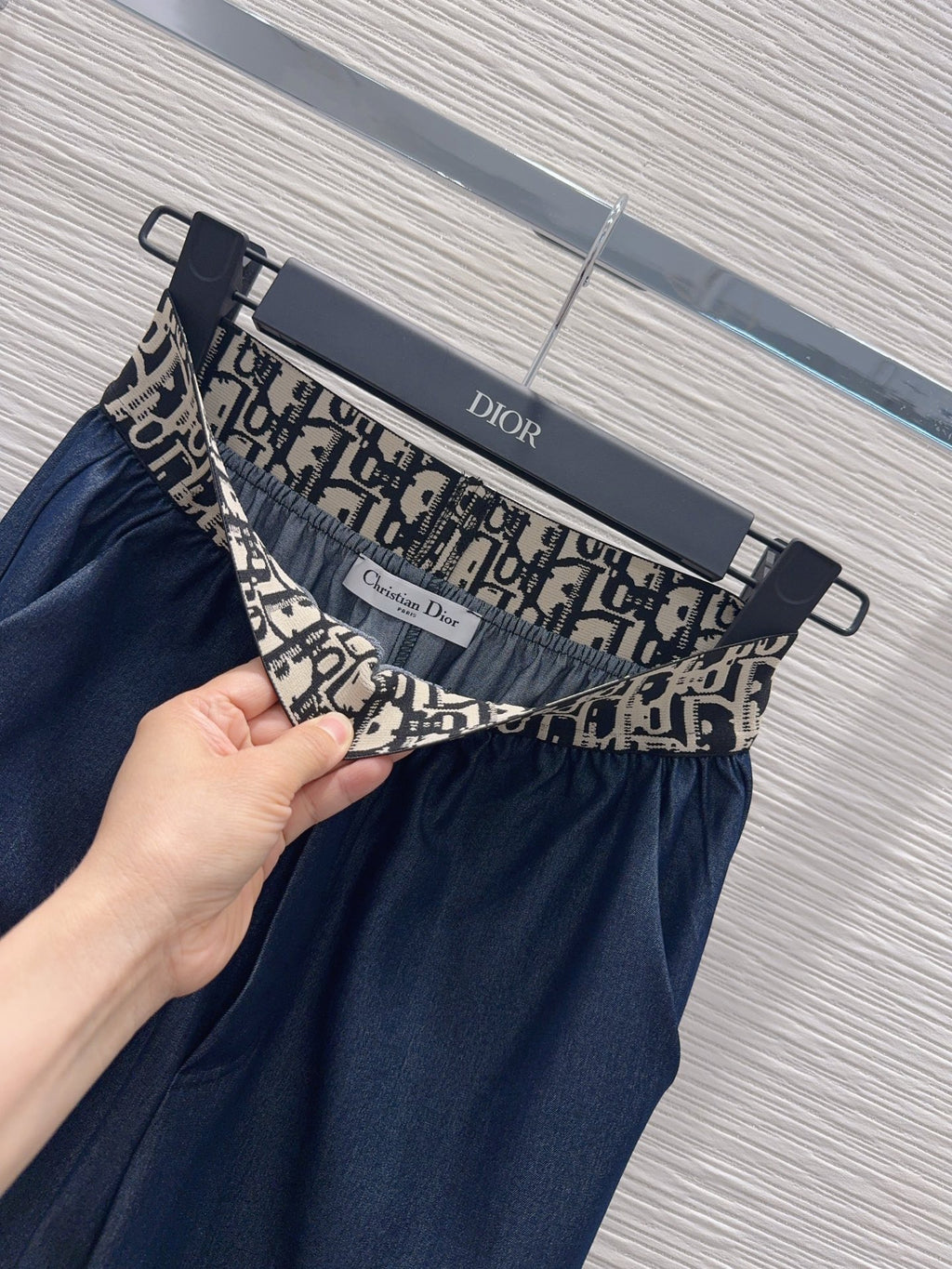 U2X56D14 Popular Pants fashion jeans