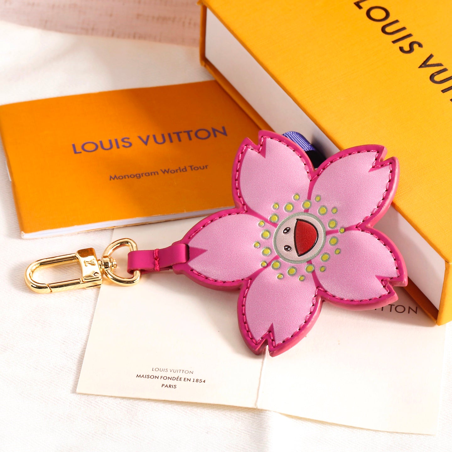 336BE6A  Popular bag 's charms accessories