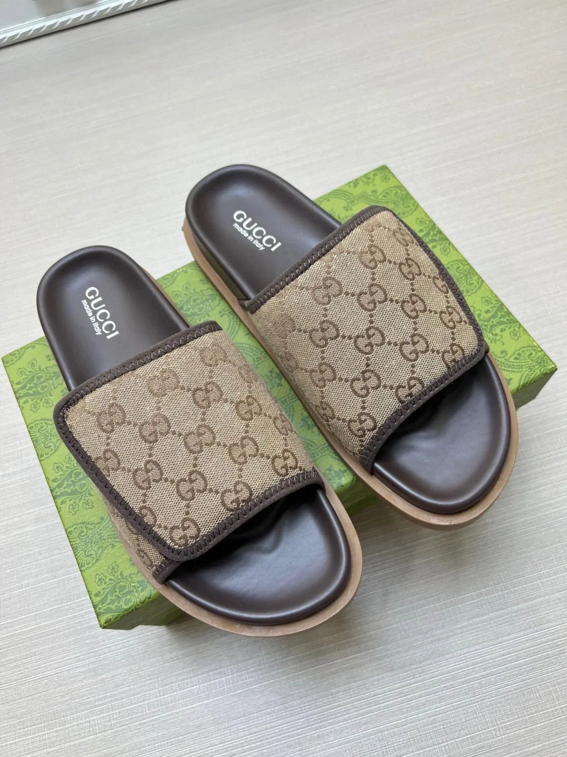 5LB231Z Popular Slippers