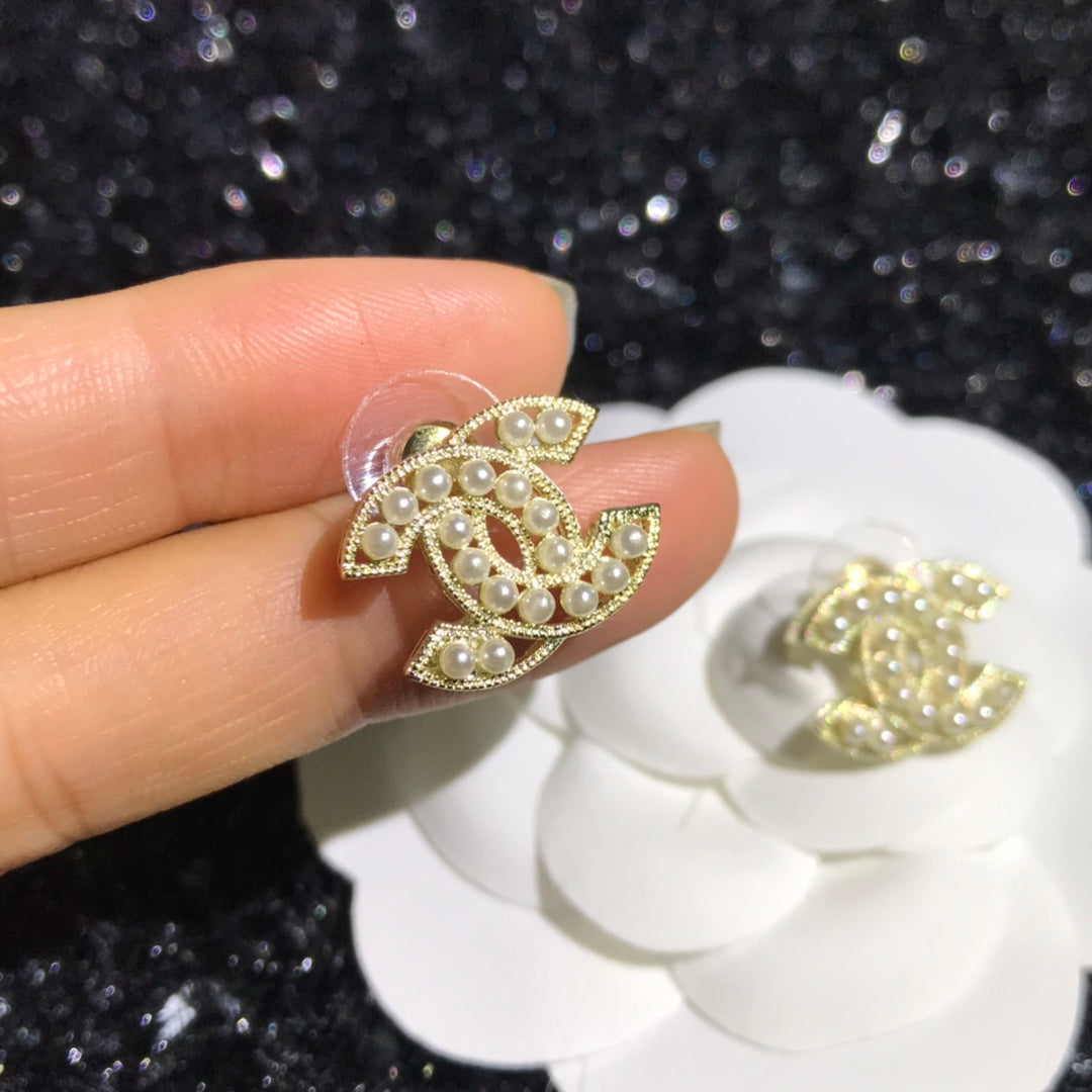 14C484E Popular Earrings