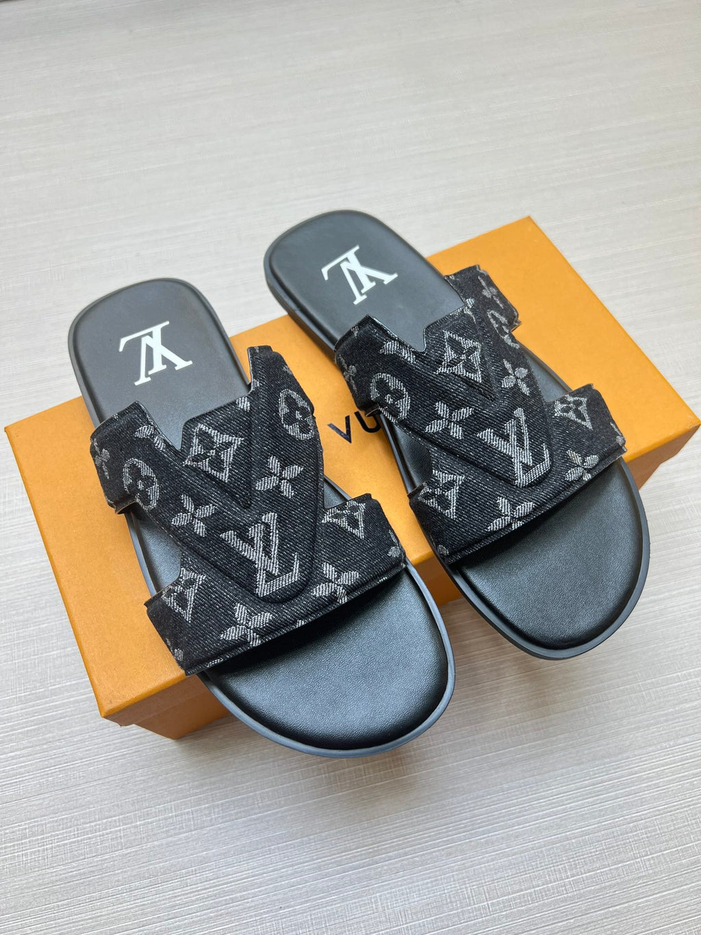 54E29Z Popular slippers