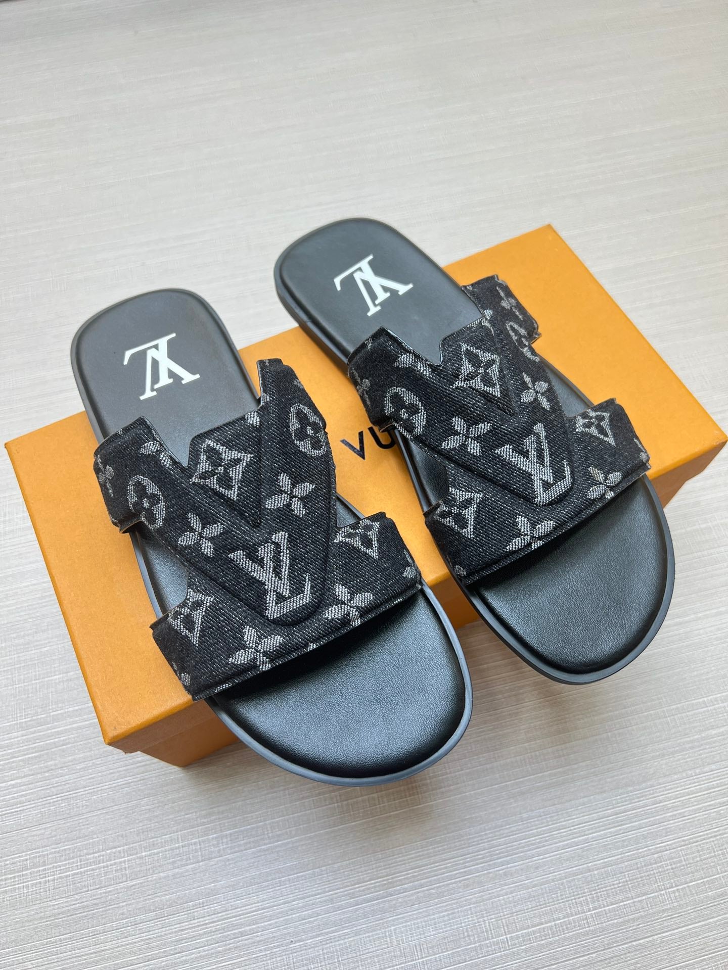 54E29Z Popular slippers