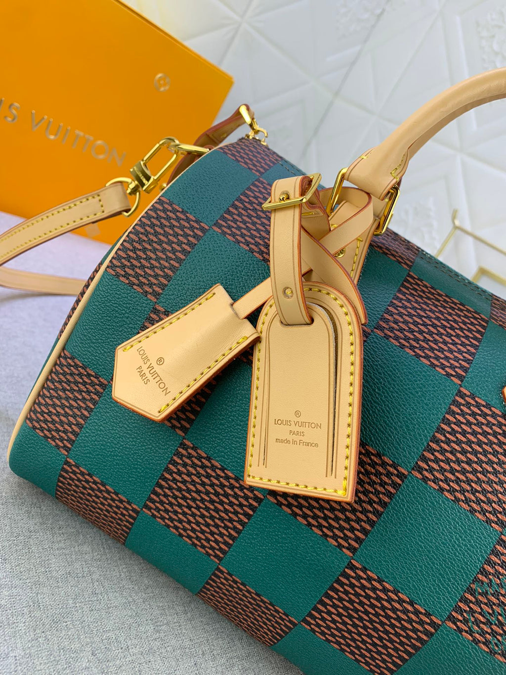 2XE269B Popular  leather bag 