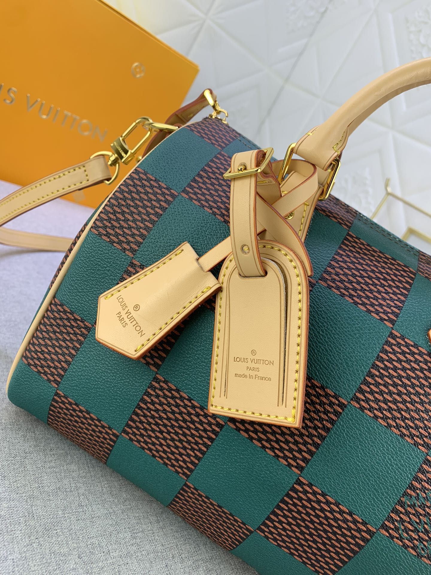 2XE269B Popular  leather bag 