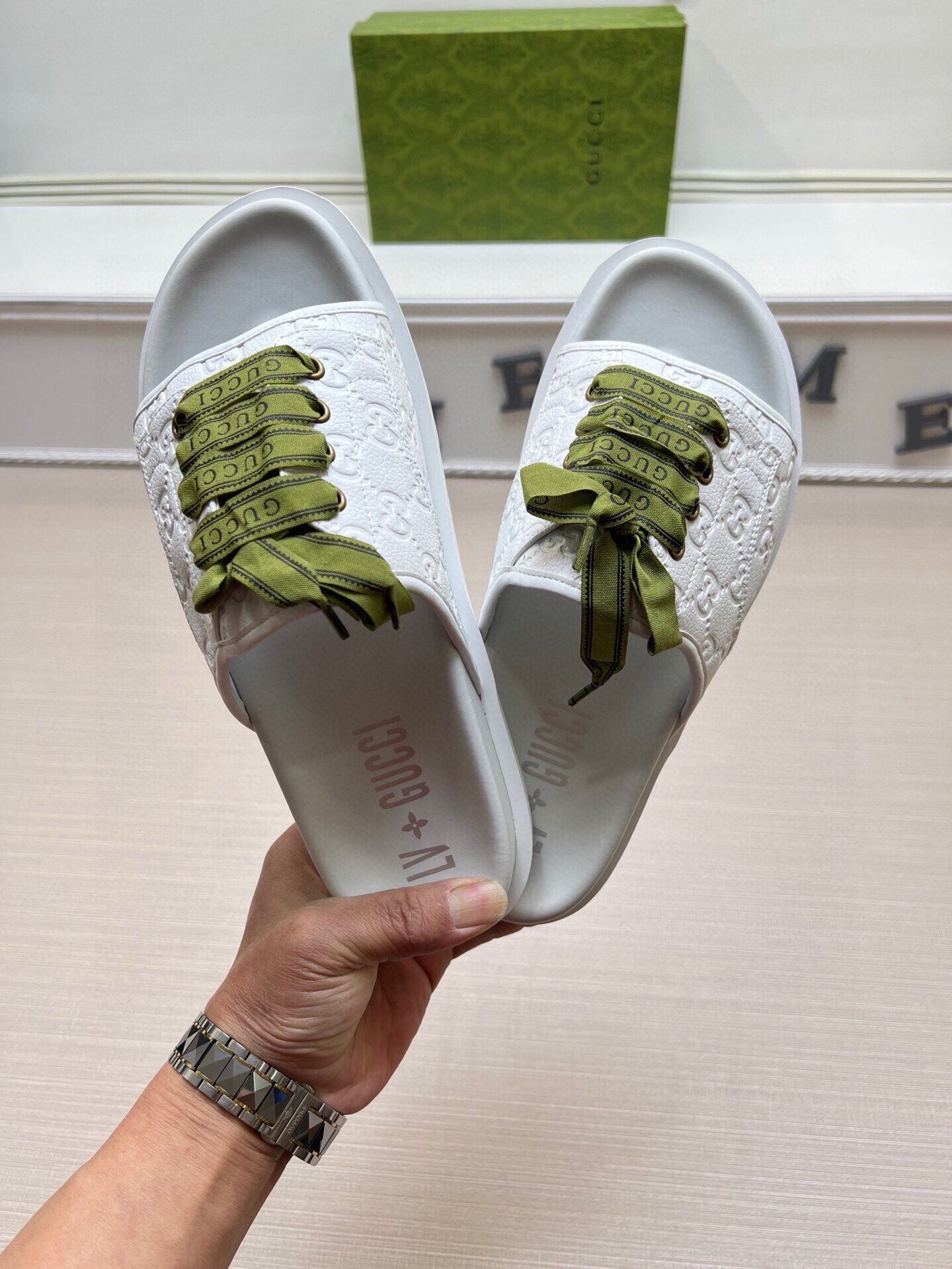 5WB242Z Popular Slippers