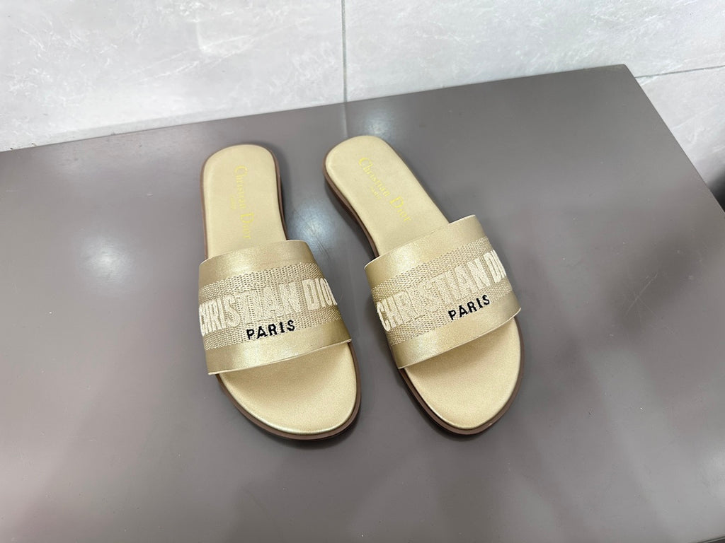 14D32Z Popular slippers