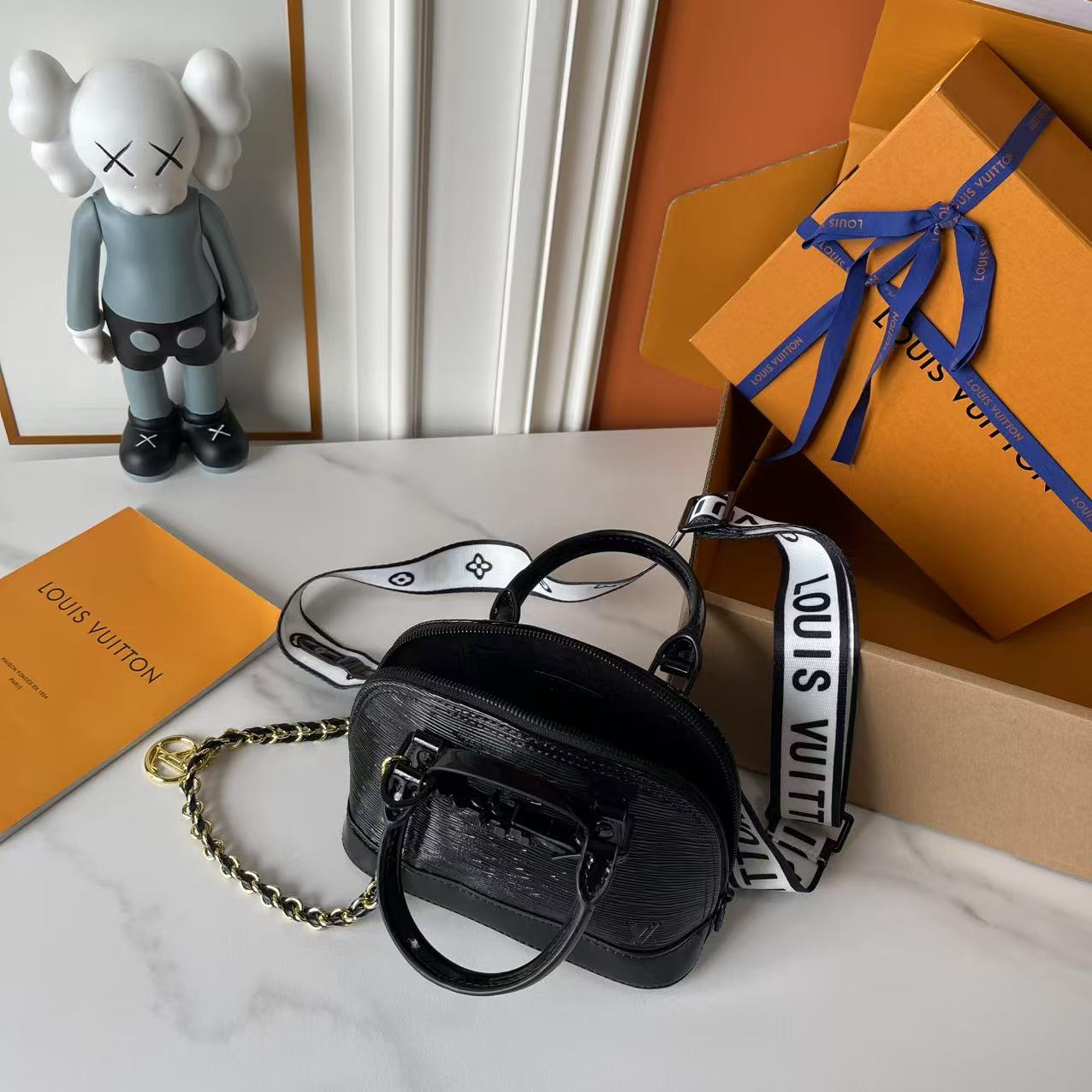 146PE95B Popular leather bag