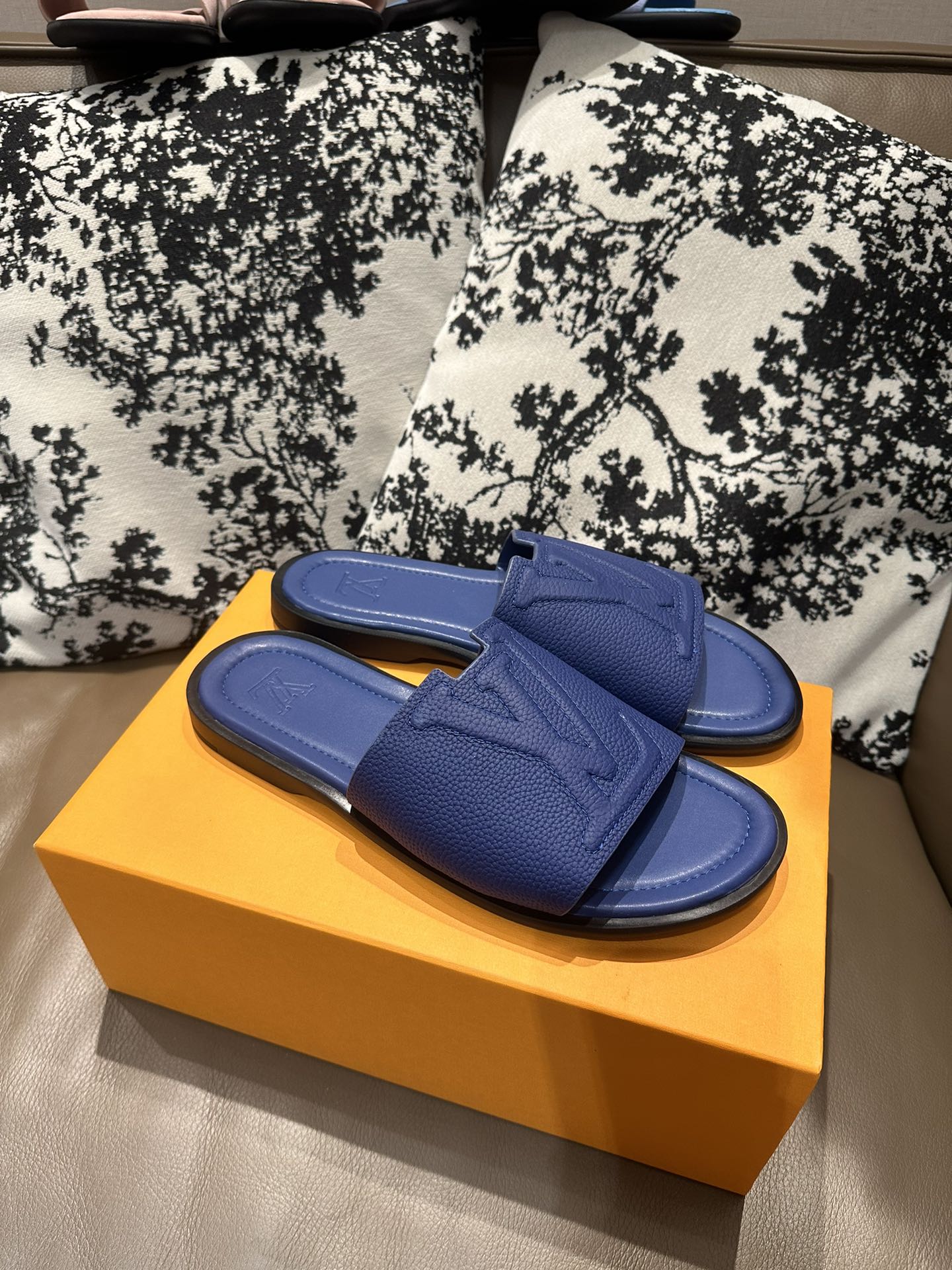 285ZE25Z  Popular leather Shoes