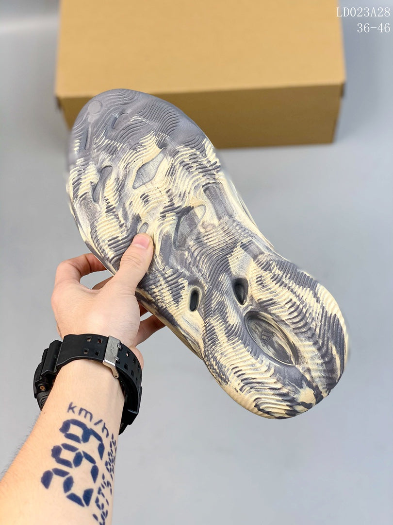 4A85Z  Popular shoes
