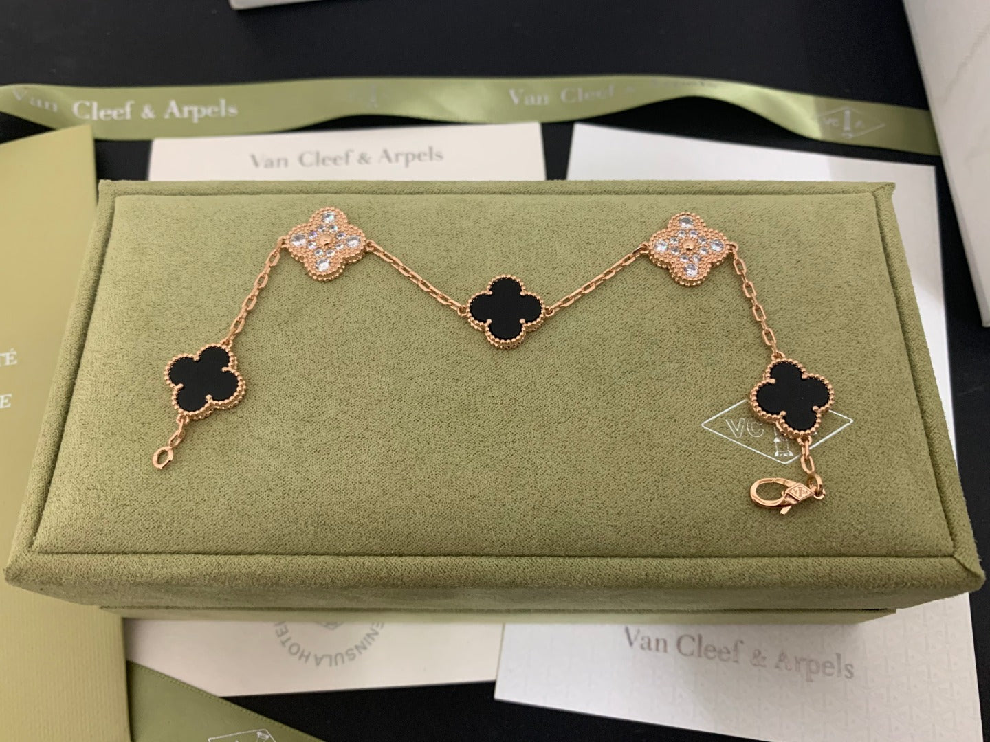 5XVA179K  Popular bracelets 5 flowers normal size1.5cm flower
