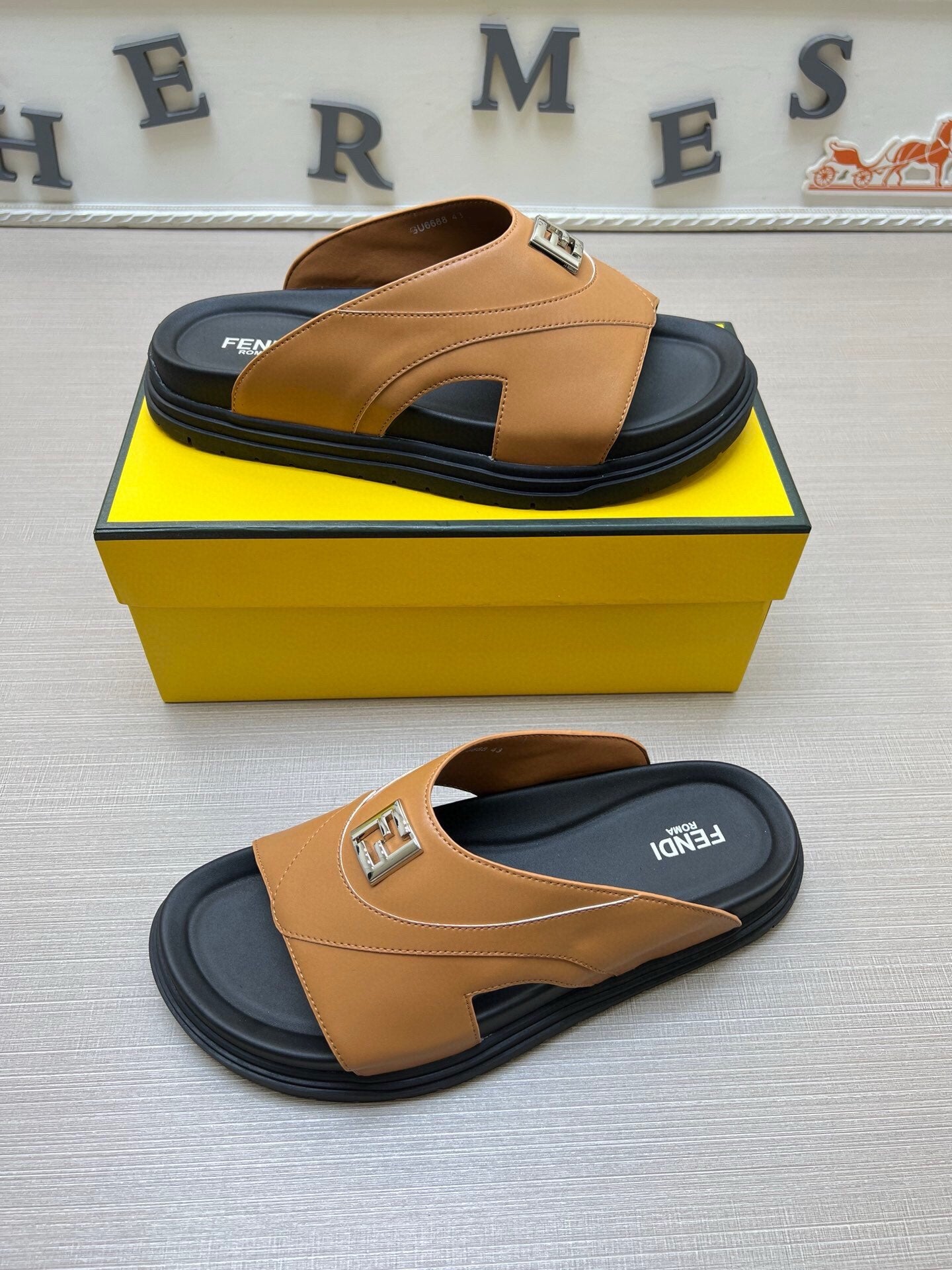 5LF221Z Popular Slippers