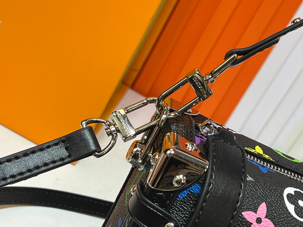 1WE101B Popular leather bag