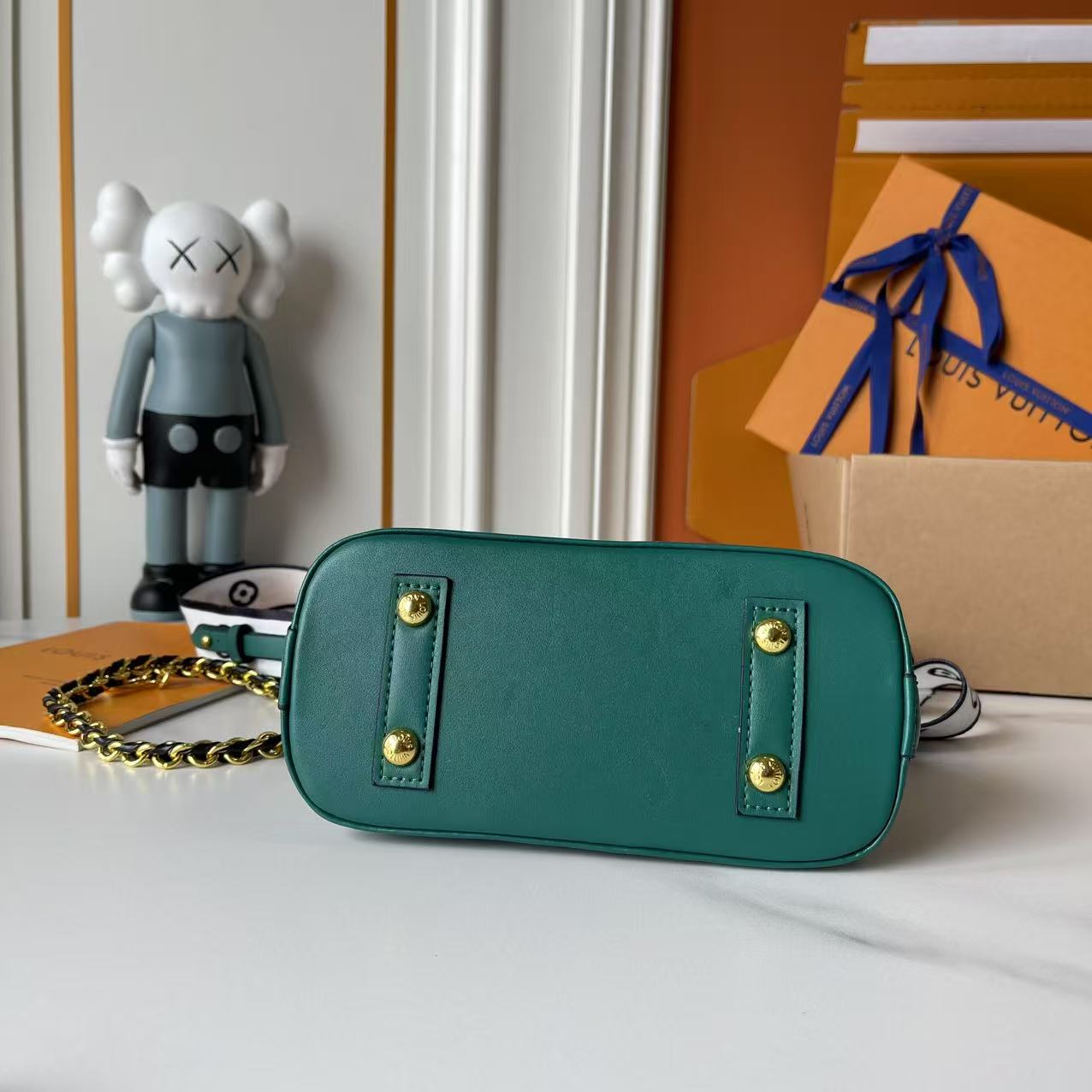 146PE95B Popular leather bag
