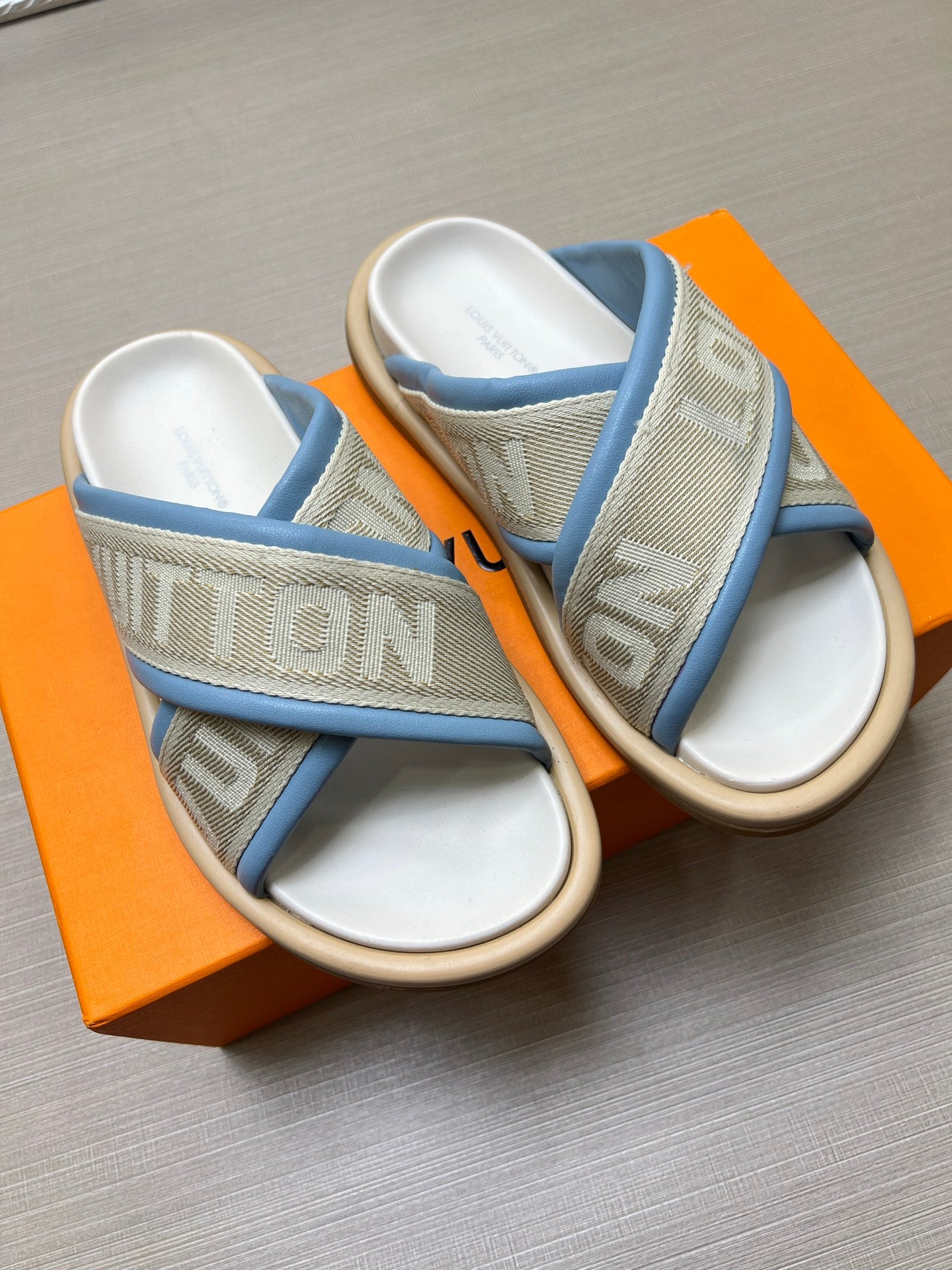 535ZE271Z Popular Slippers