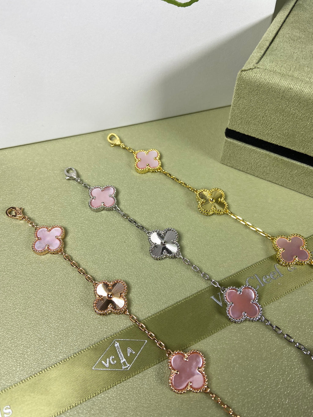 5XVA181K  Popular bracelets  5 flowers normal size1.5cm flower