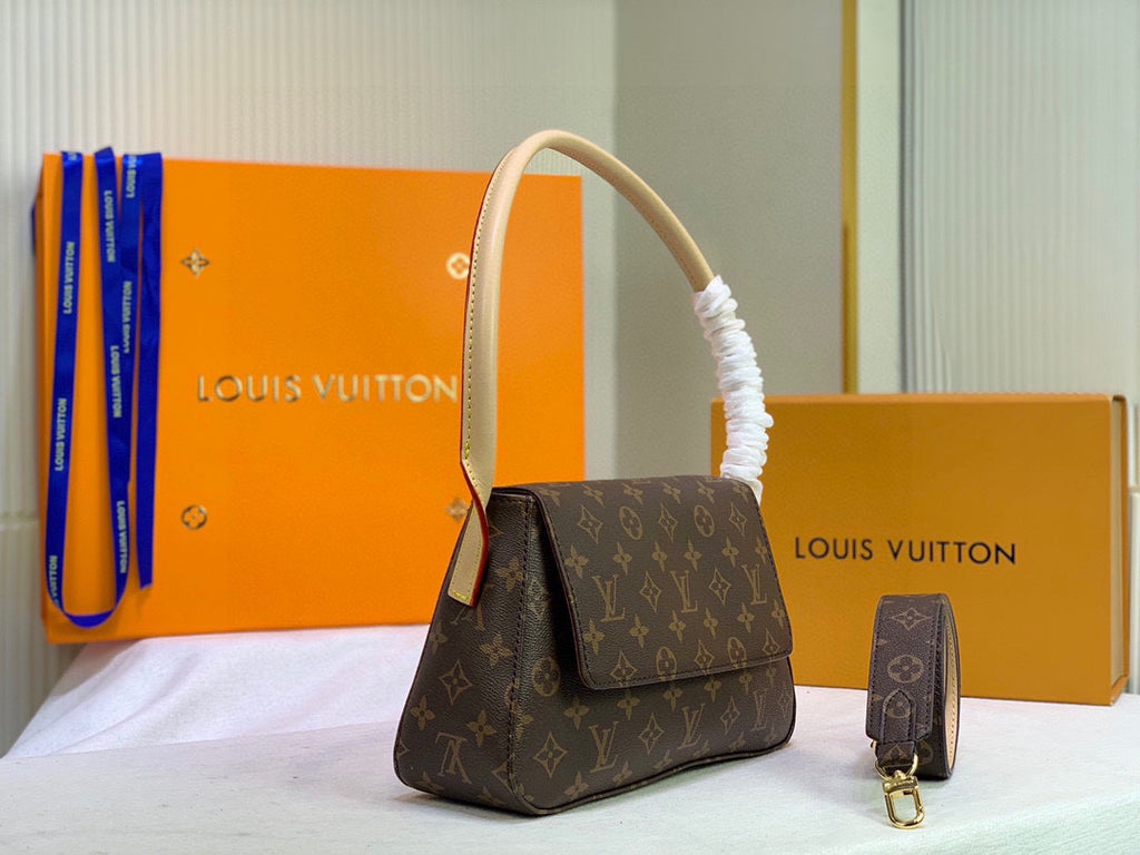 B1X66E12 Popular high-quality leather bag