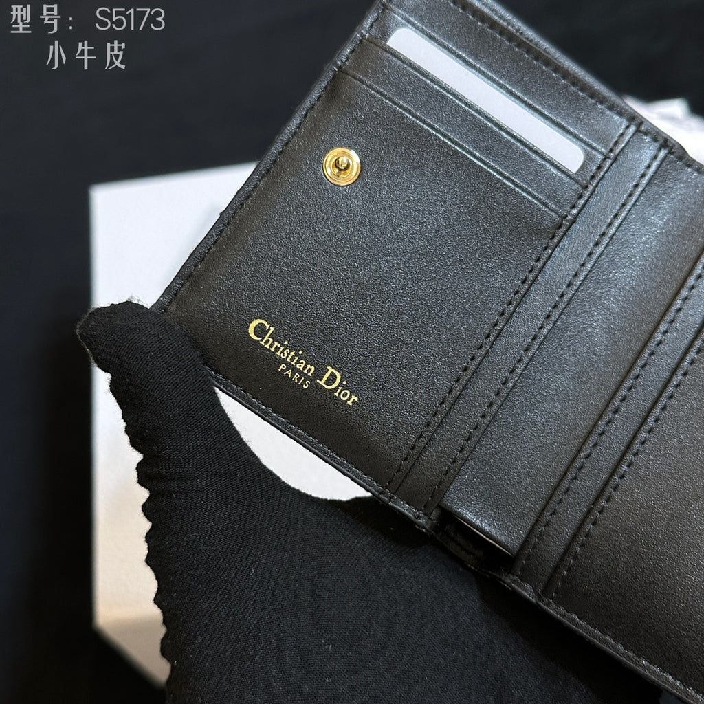 15RD134B Popular Wallets