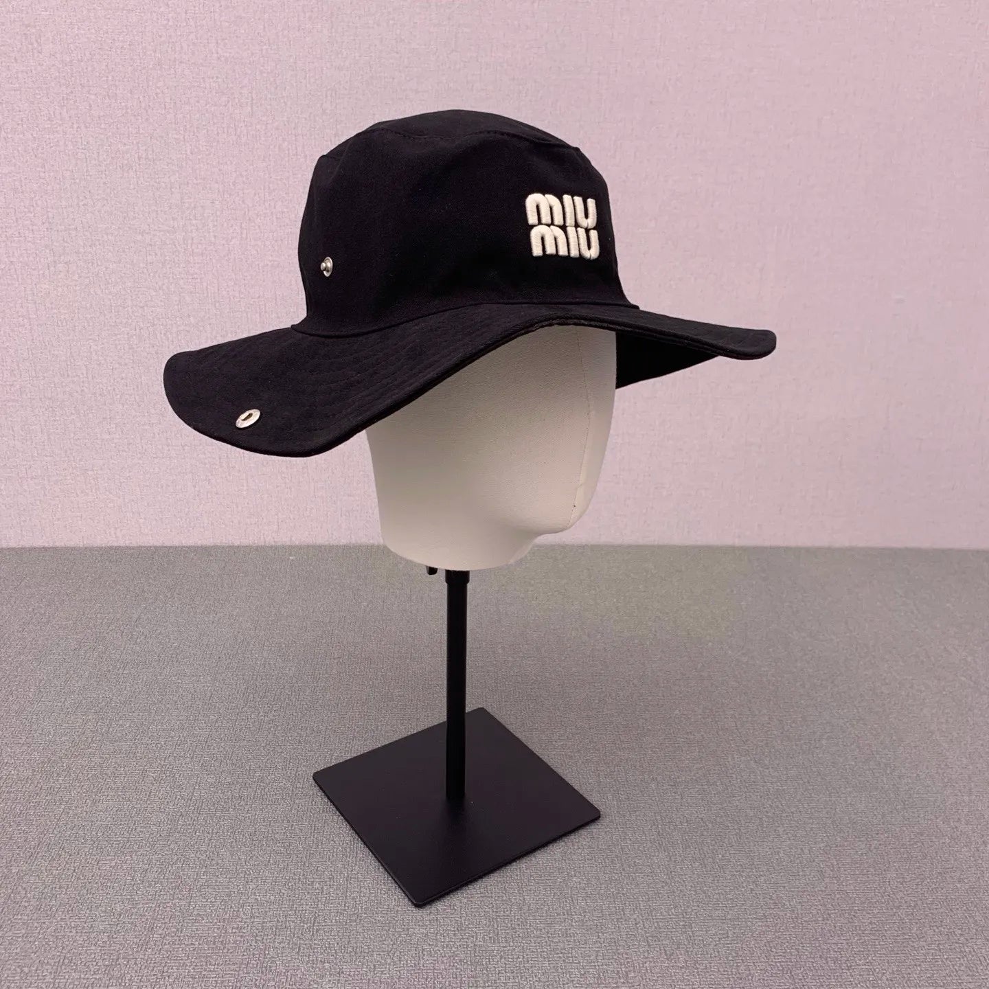 145ZA560M Popular hats