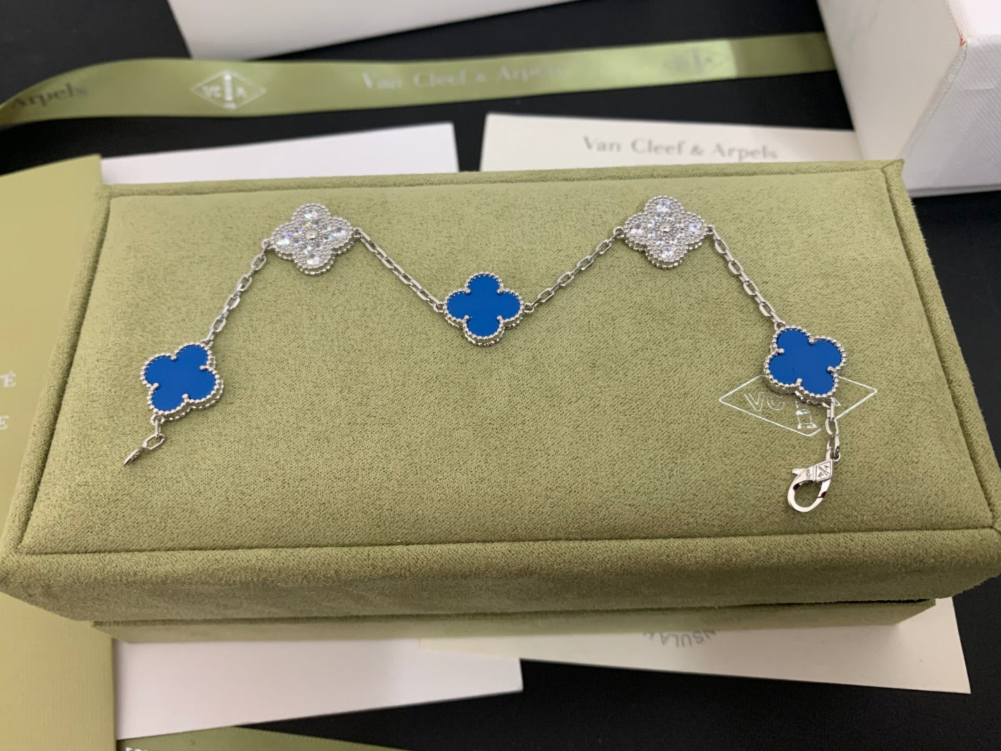 5XVA179K  Popular bracelets 5 flowers normal size1.5cm flower