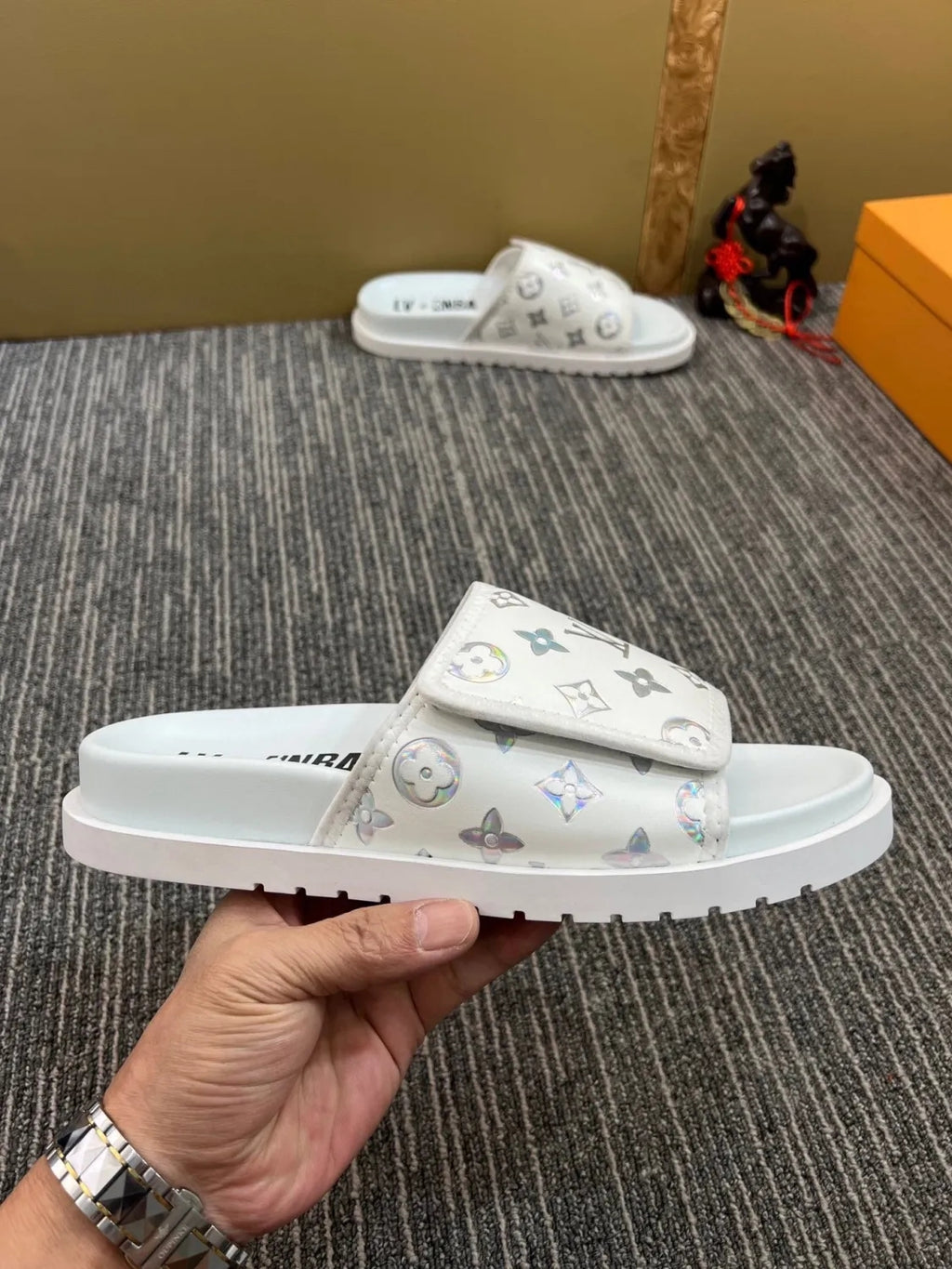 5YE47Z Popular Slippers