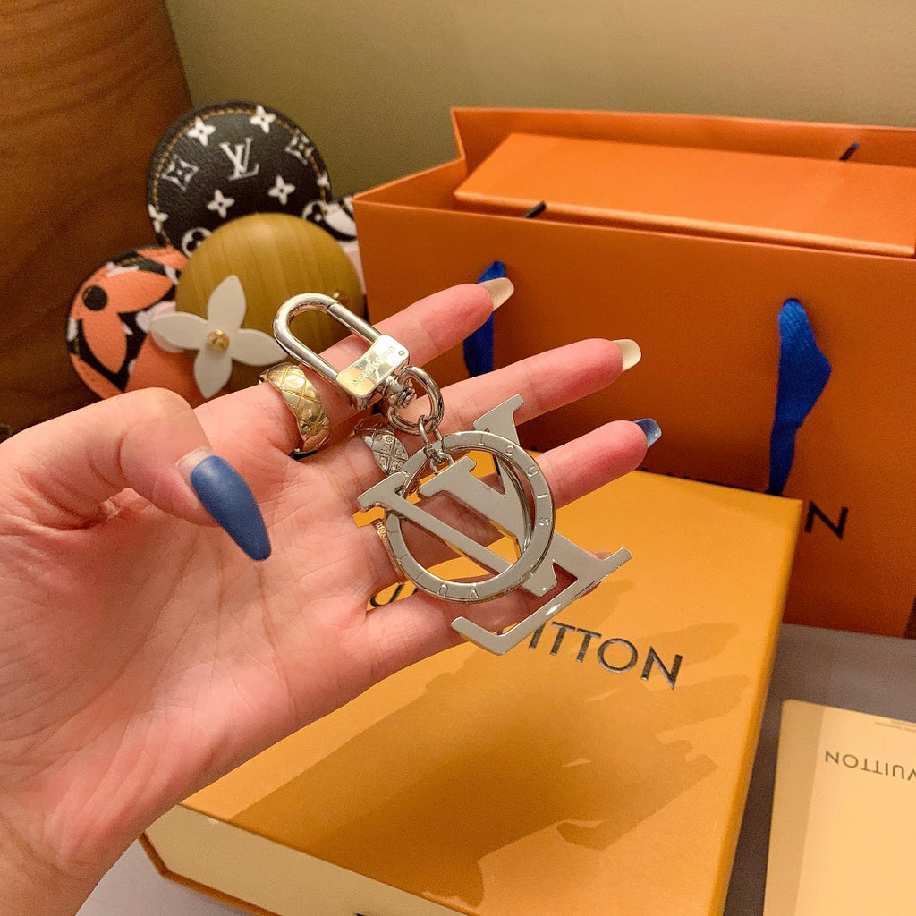 35ZE98A Popular bag 's charms accessories