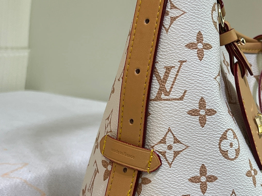2WE46B Popular leather bag