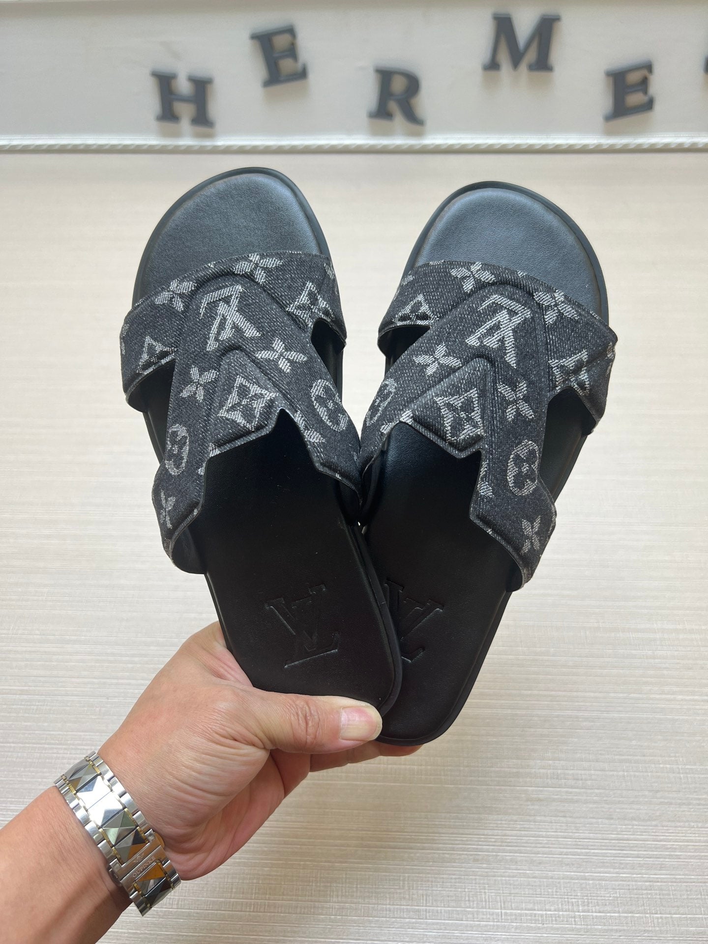54E32Z Popular slippers