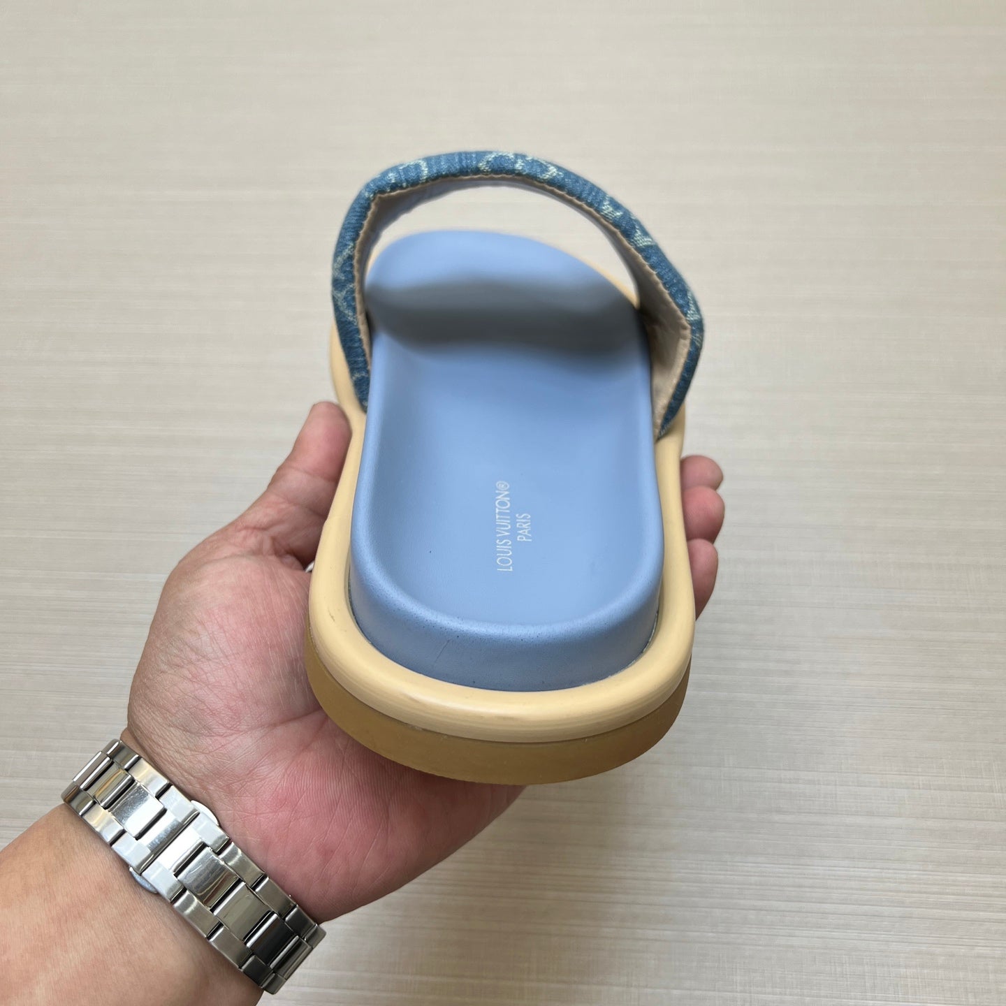 535ZE301Z Popular Slippers