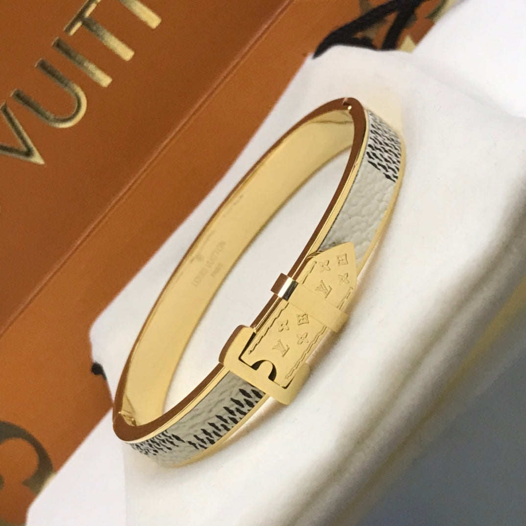15QE60K  Popular Bracelets