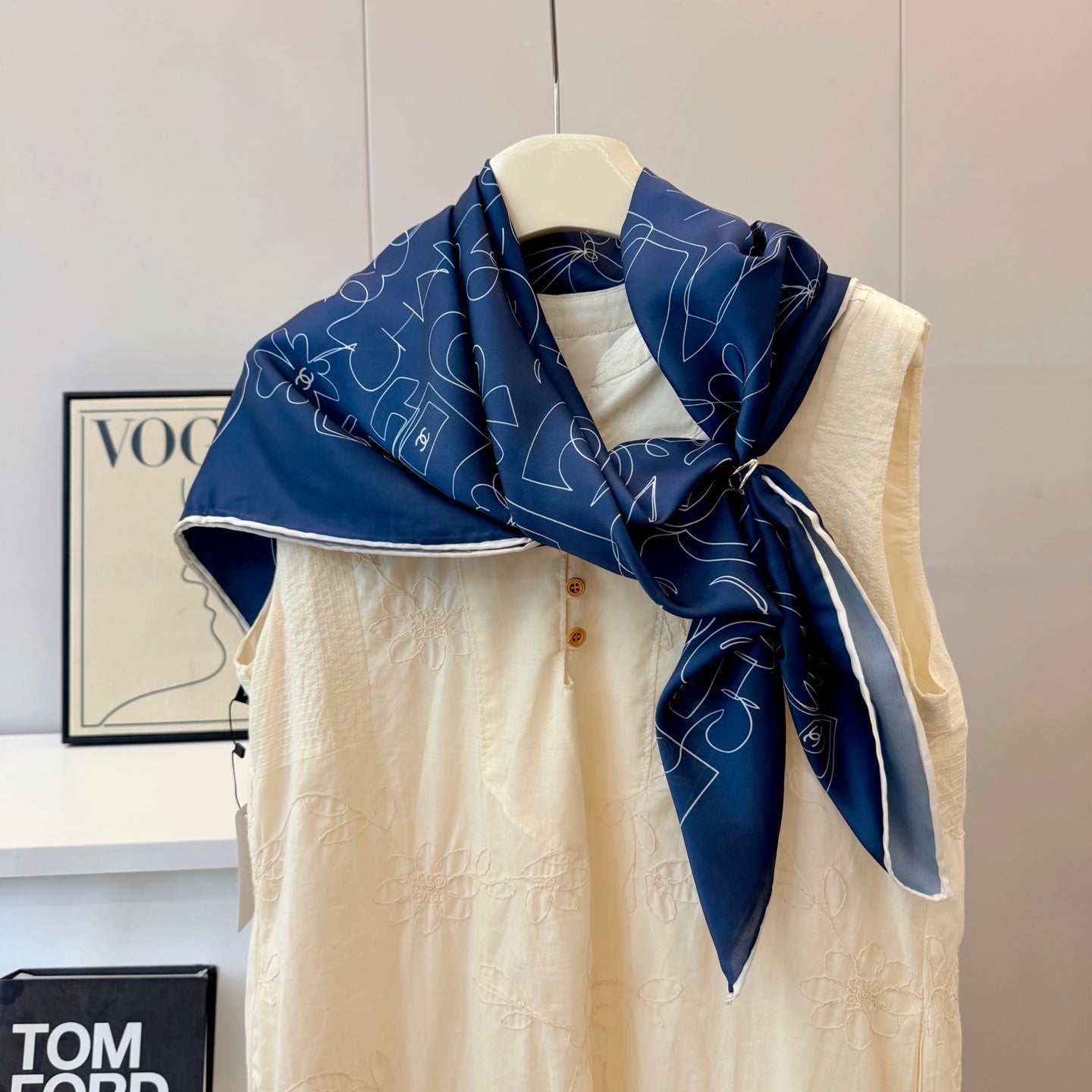 146NC8W Popular Silk Scarve
