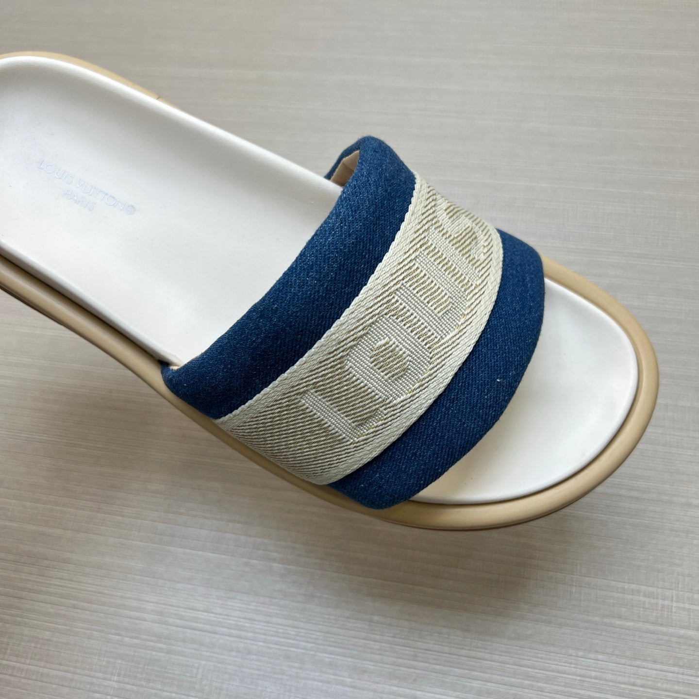 535ZE301Z Popular Slippers