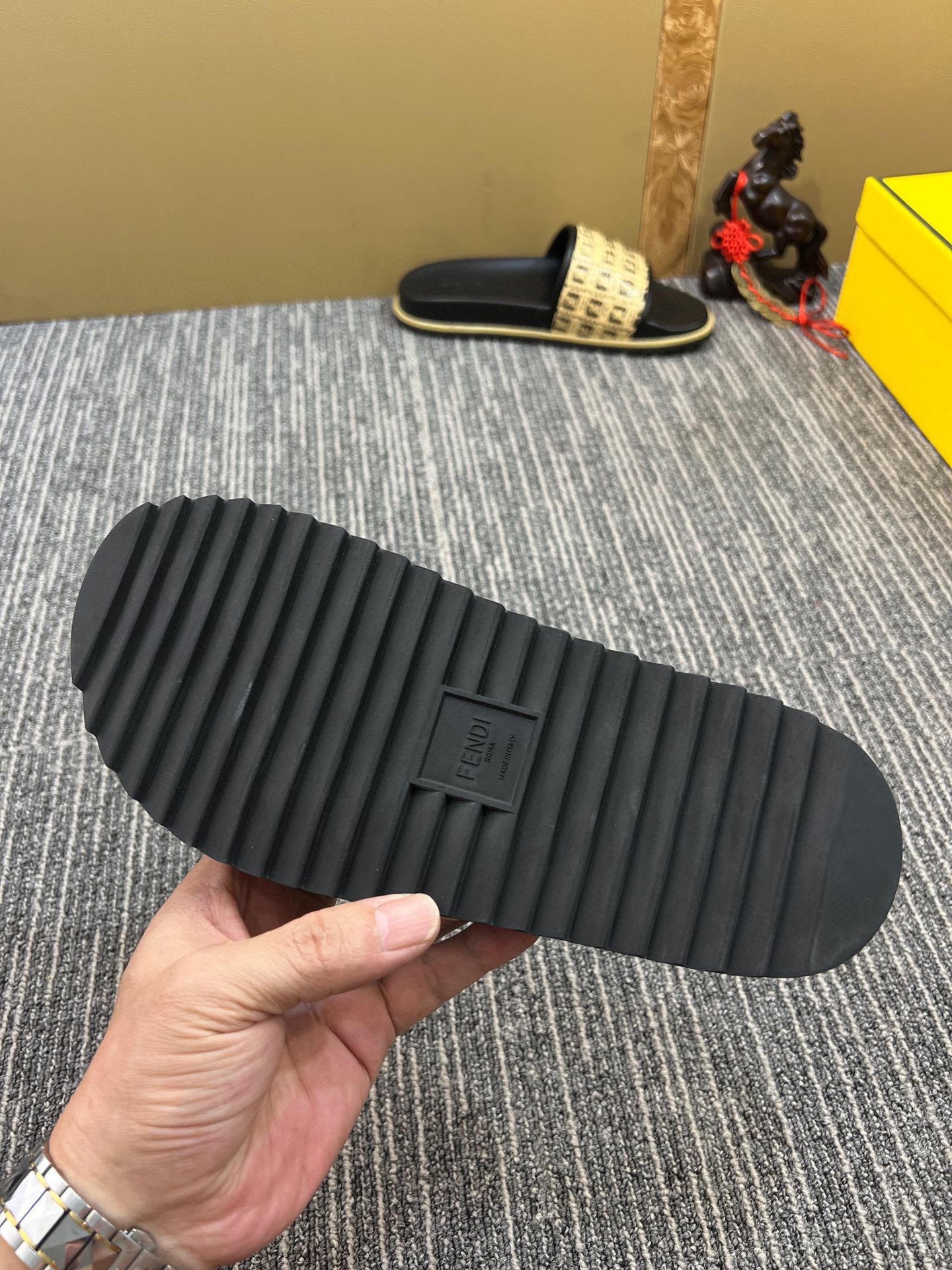 5XF104Z Popular Slippers