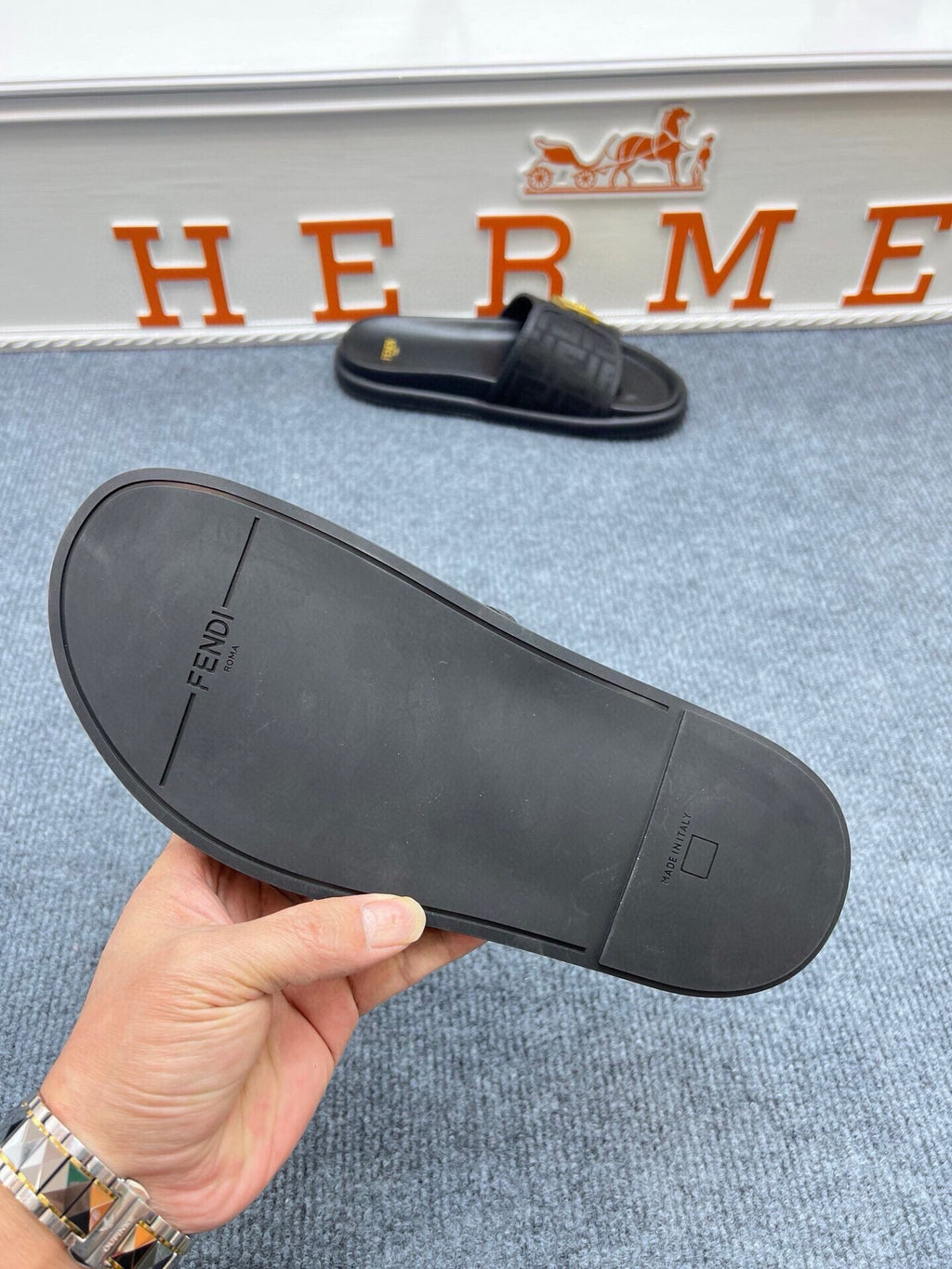 54F37Z Popular slippers