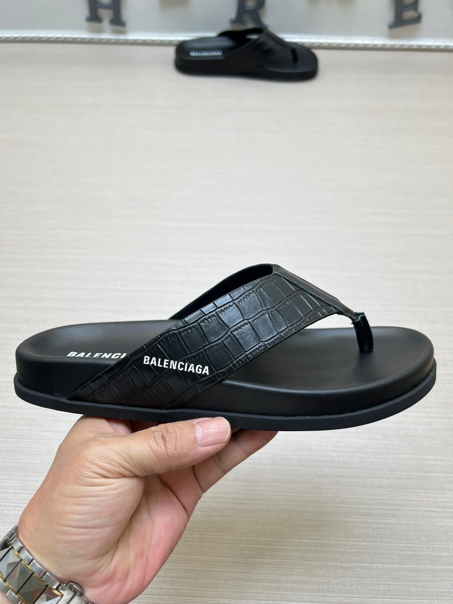 54J98Z Popular slippers