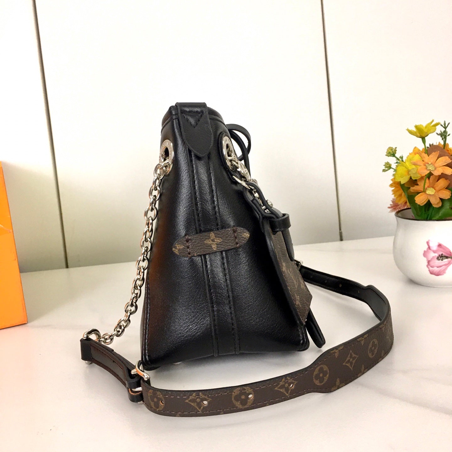 1WE113B Popular  leather bag