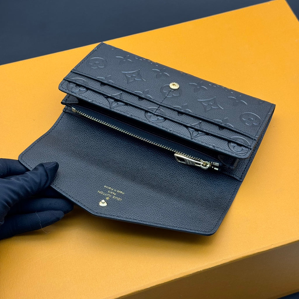 15RE68B  Popular  leather bag