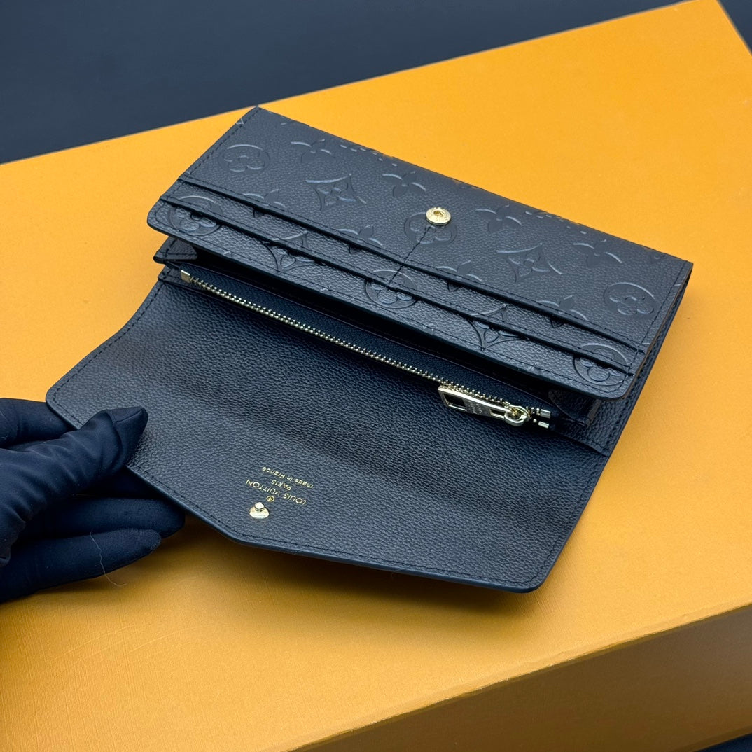 15RE68B  Popular  leather bag