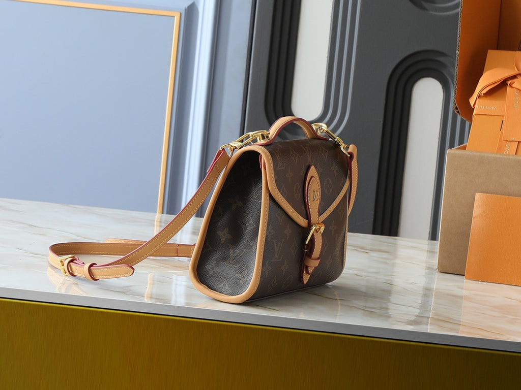 136PE76B Popular leather bag
