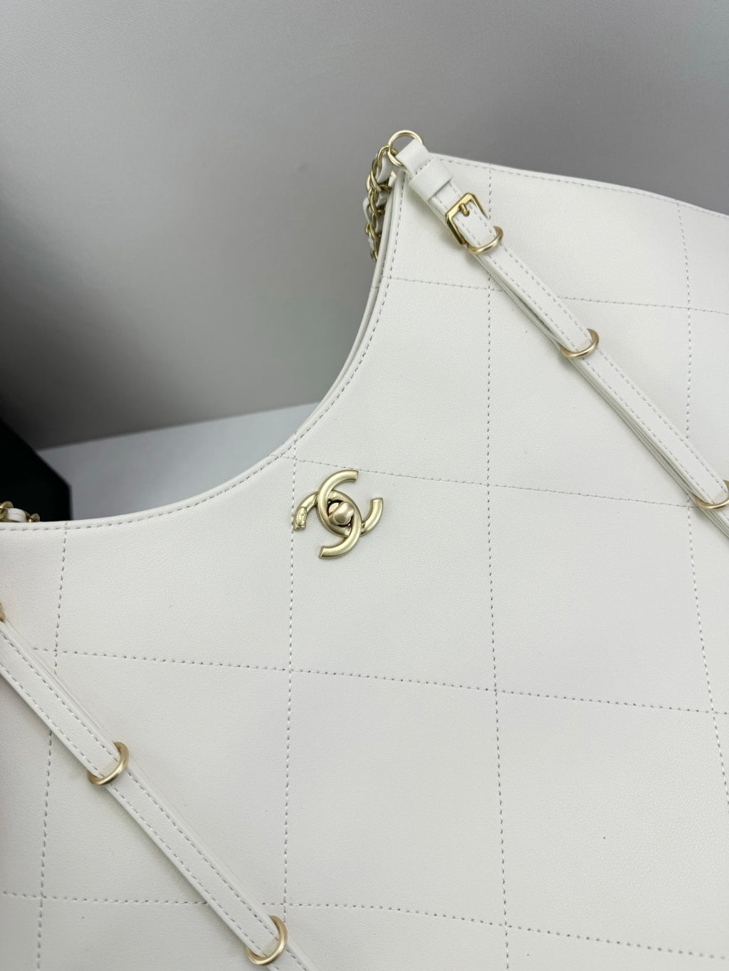 146PC11B Popular leather bag