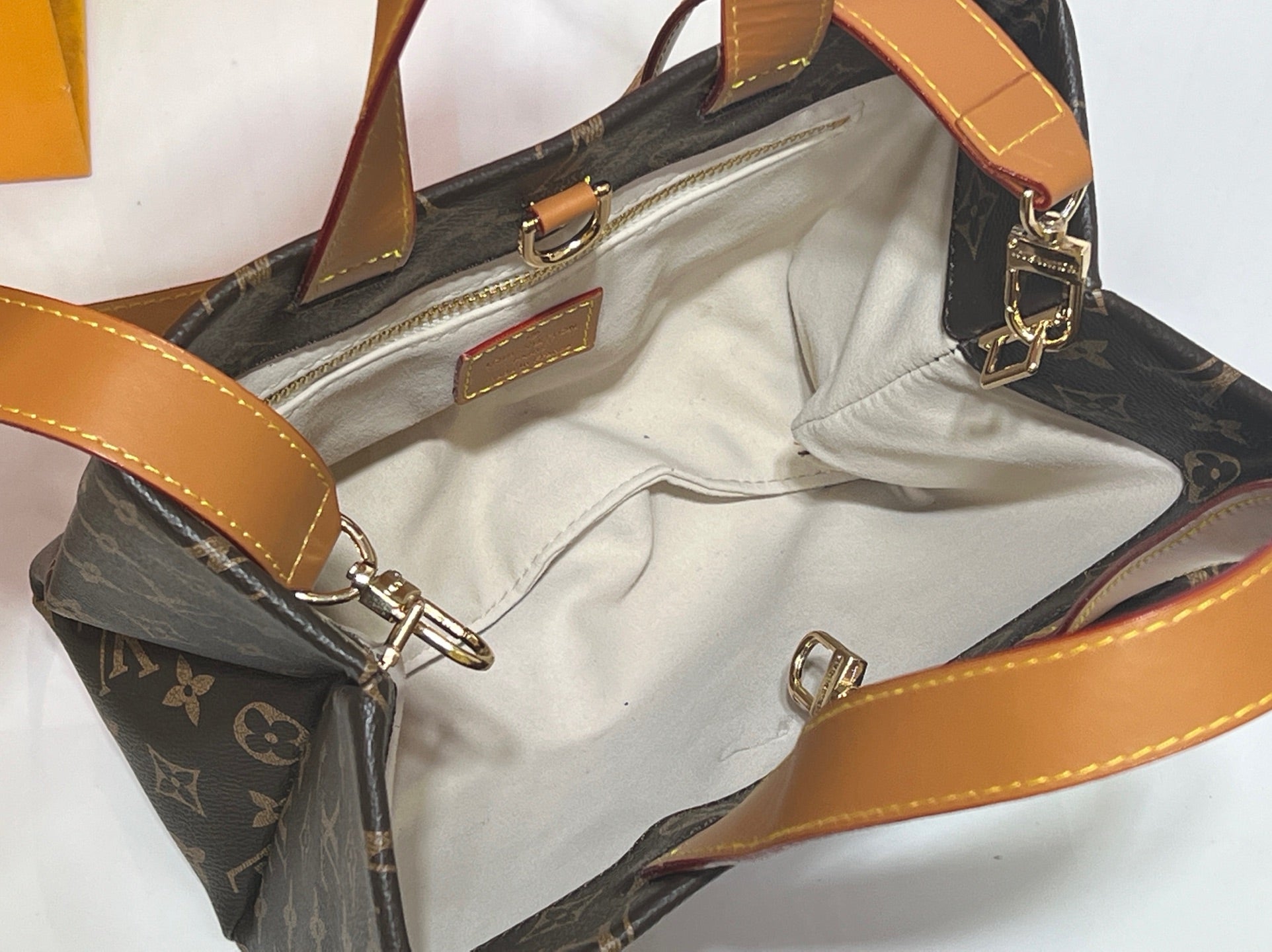 146PE48B Popular leather bag