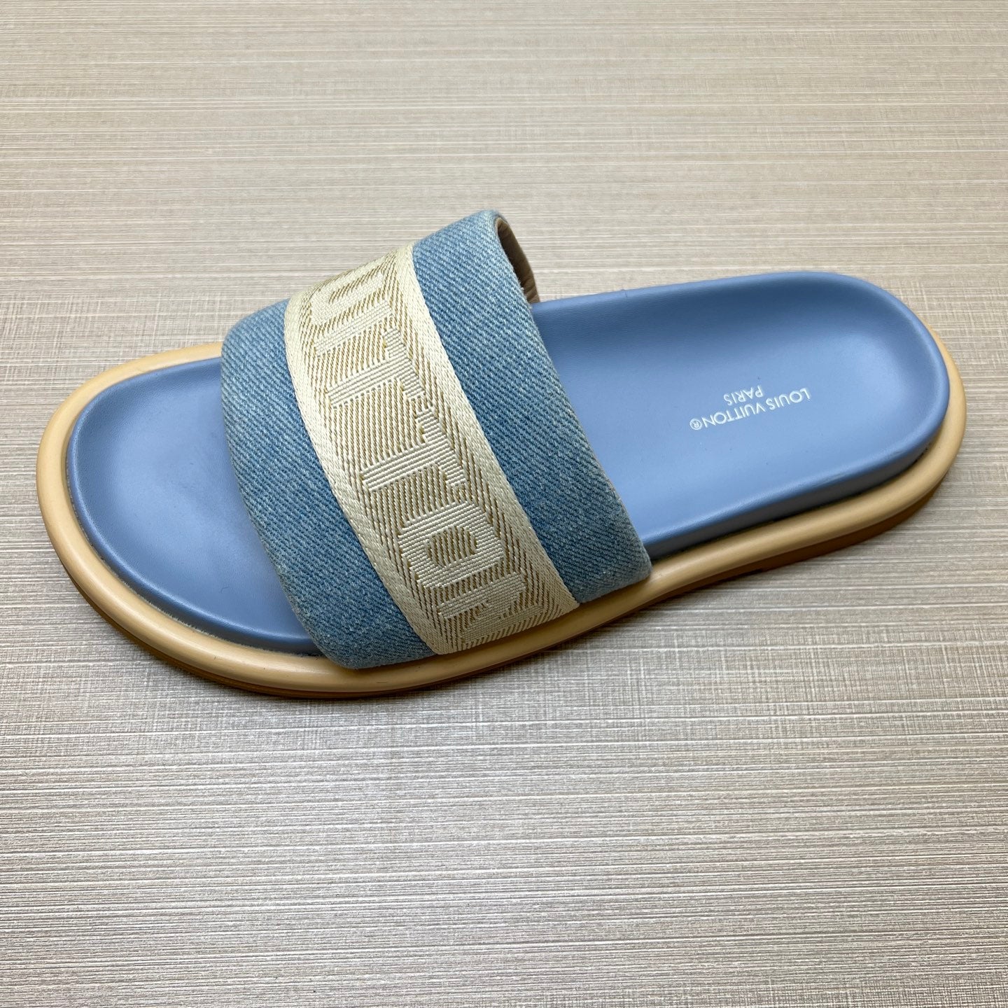 535ZE300Z Popular Slippers