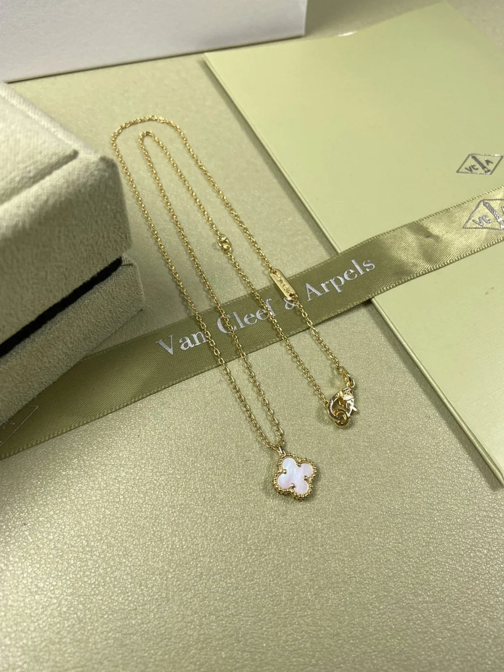 575RVA1K Popular  Necklaces