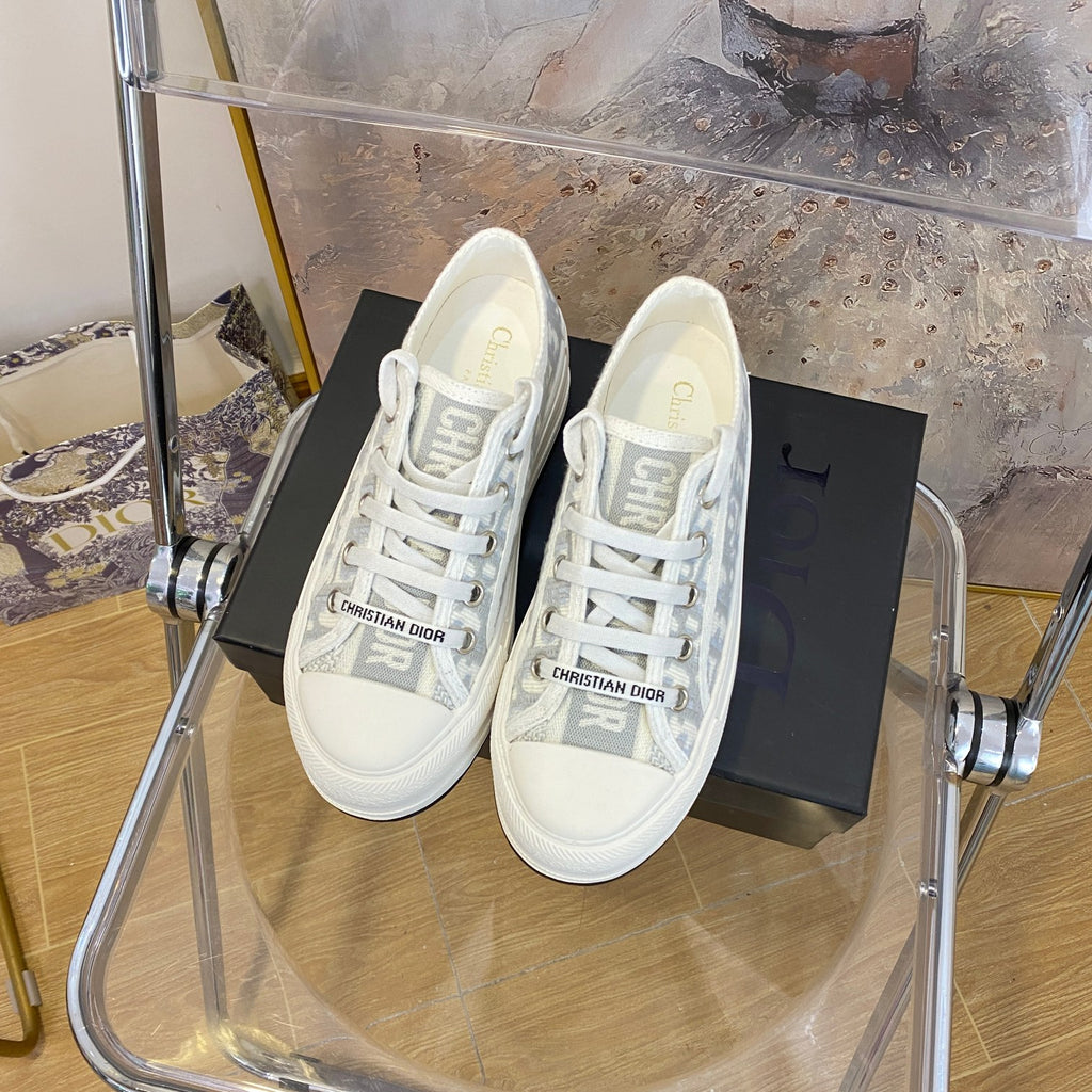 1XD67Z Popular shoes
