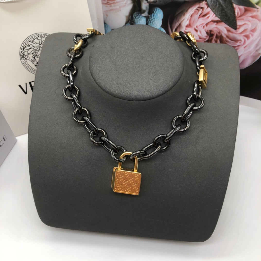 55QV366X Popular Necklaces