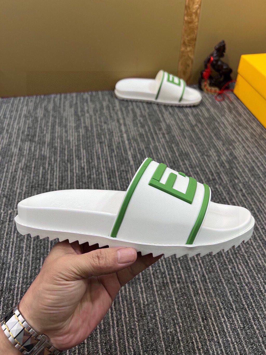 535ZF286Z Popular Slippers