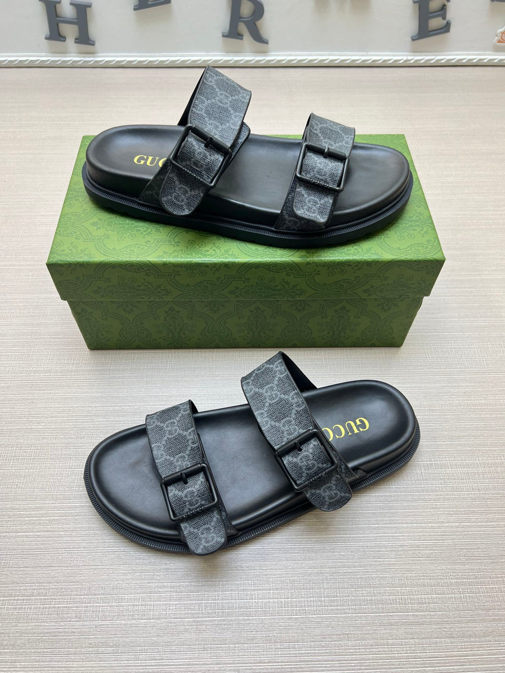 54B92Z Popular slippers